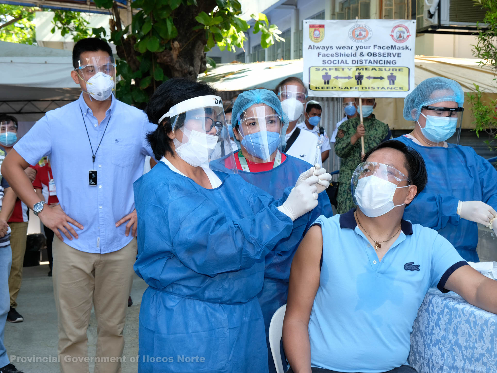 Ilokano doctors are province’s first vaccinees