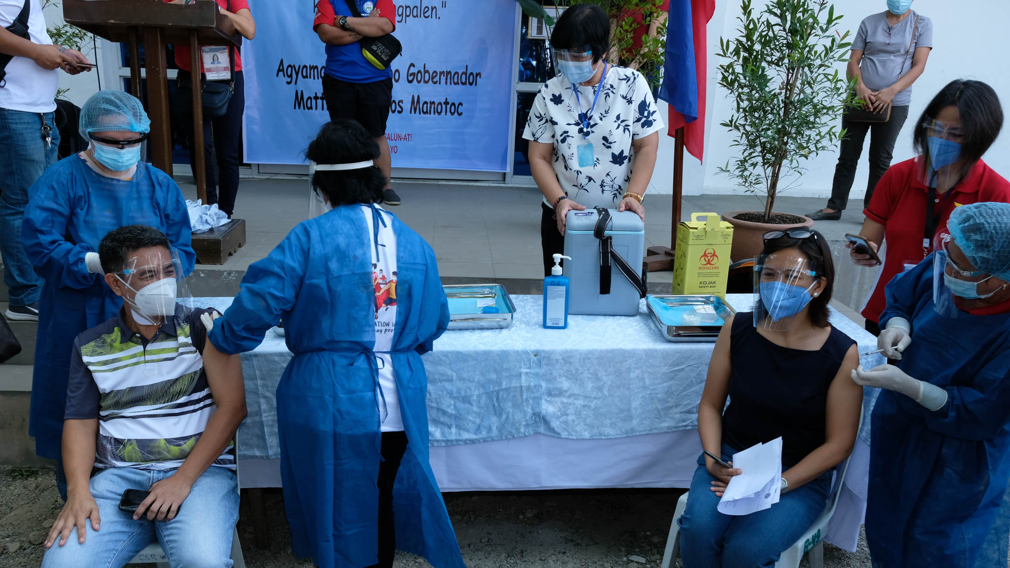 Over 1k Ilokano medical, health workers receive COVID-19 vaccine