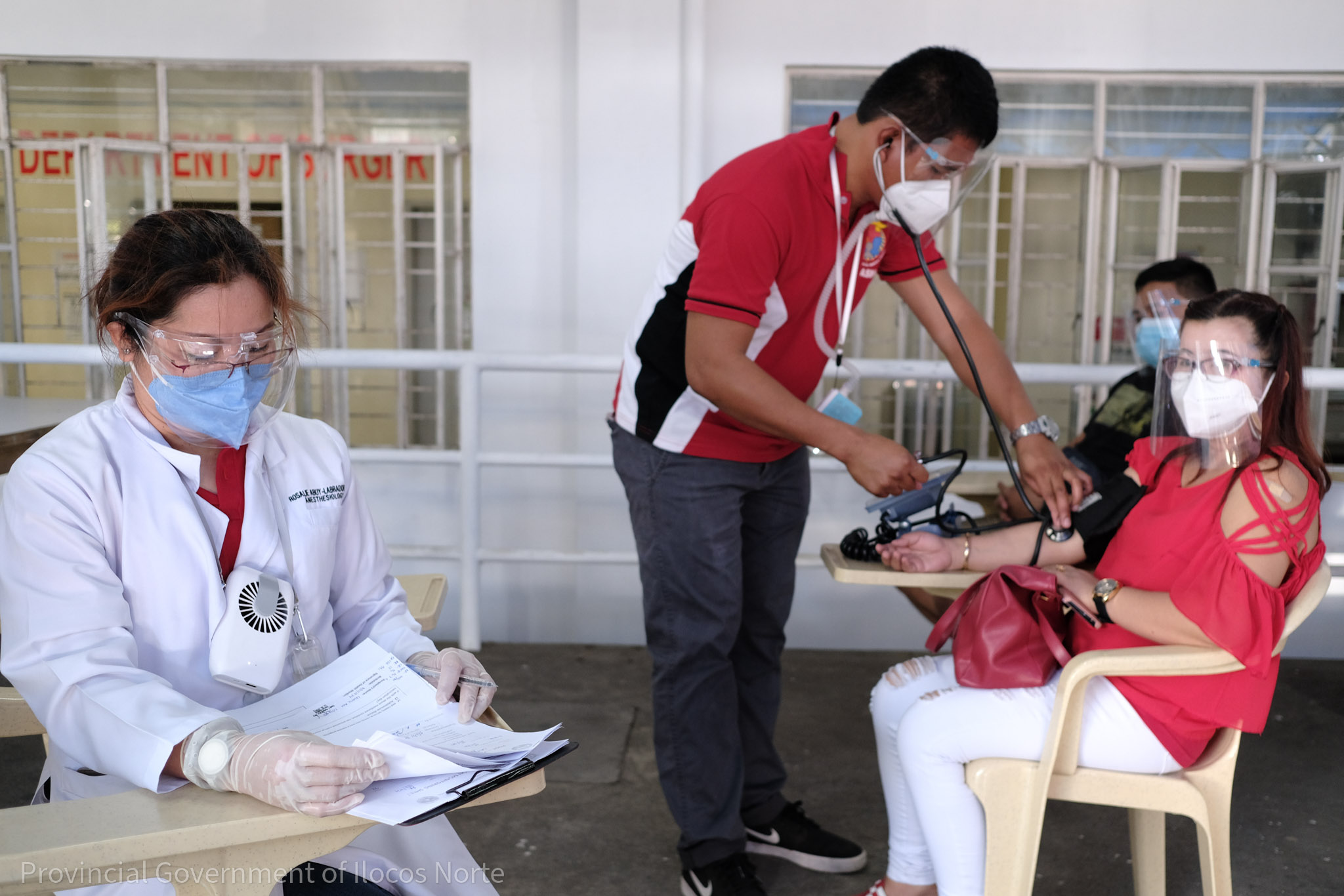 Over 3k Ilokano medical, health workers receive COVID-19 vaccine