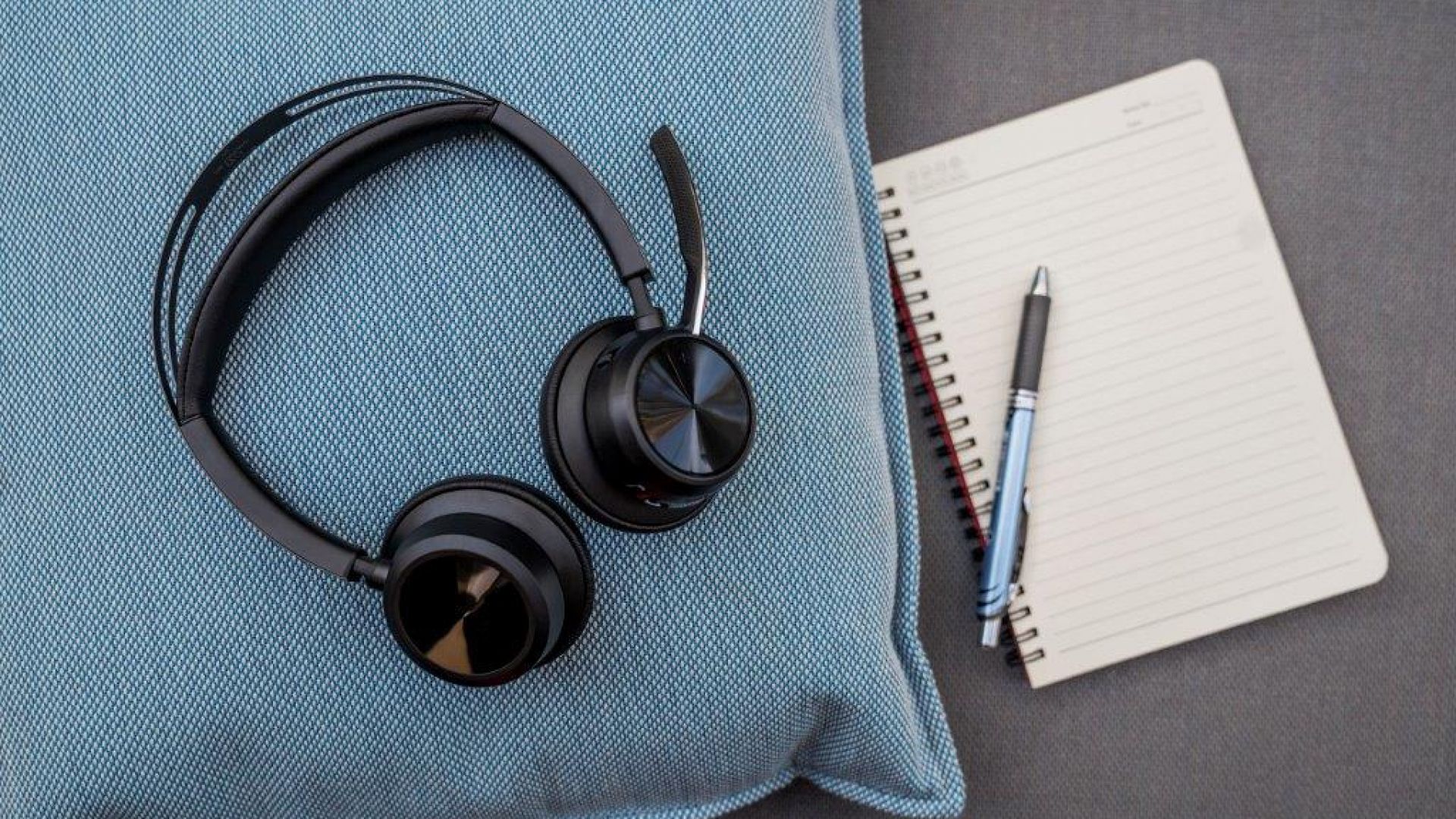 Poly unveils Voyager Focus 2 – a smart, wireless headset with next generation noise cancelling technology