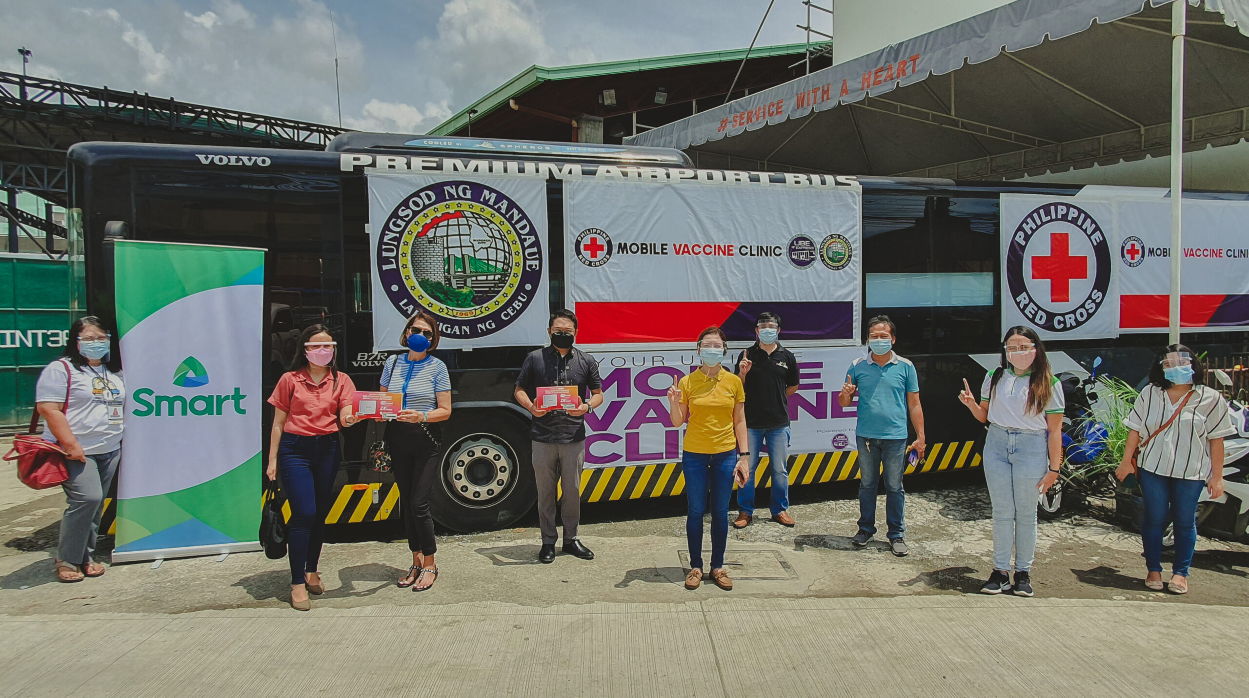 Smart’s connectivity support for Mandaue City LGU’s Mobile Vaccination Clinic